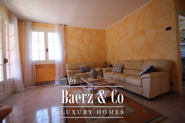 photo 37 Villa for sale 400 m²