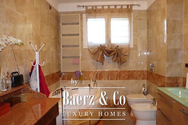 photo 34 Villa for sale 244 m²