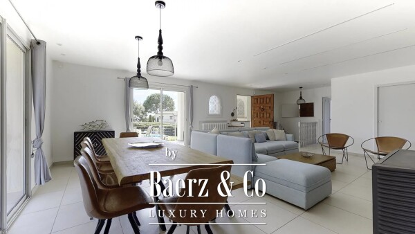 photo 5 EXCLUSIVELY Beautiful villa located in the popular and secure residential area of ​​