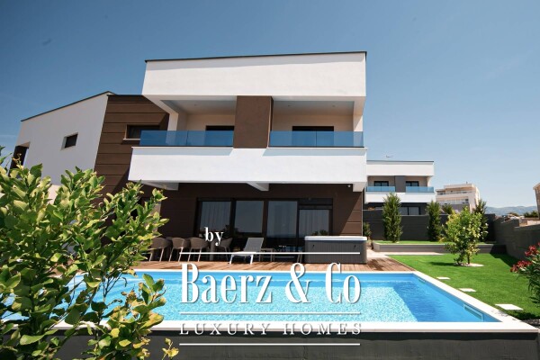photo 4 Pag, Novalja, two luxurious modern villas with swimming pools