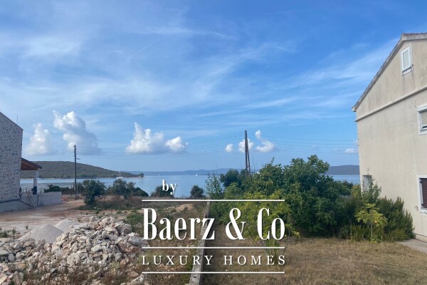 photo 15 Zadar, Ugljan/Muline, family house NKP 256 m2 by the sea on a plot of 1,600 m2