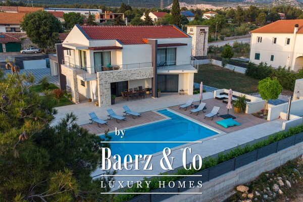 photo 3 Šibenik, luxury villa with swimming pool and basketball court