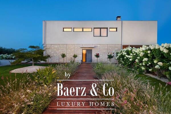 photo 3 Croatia, Istria, Umag: Stunning Villa with pool surrounded by olive groves