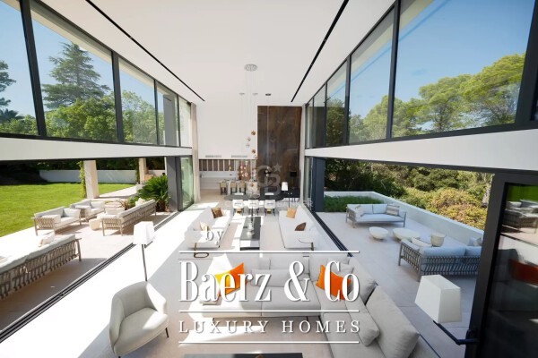 photo 3 STUNNING NEW VILLA - SECURE GATED ESTATE