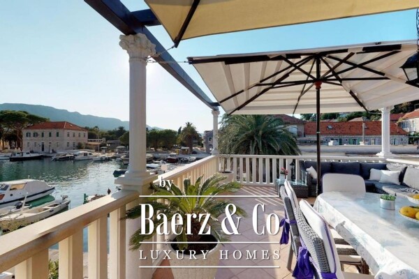 photo 6 Jelsa, a unique house right on the waterfront