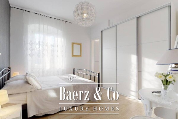 photo 19 Jelsa, a unique house right on the waterfront