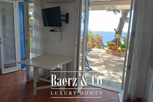 photo 9 Hvar, nice house on the south side of the island, 1st row by the sea