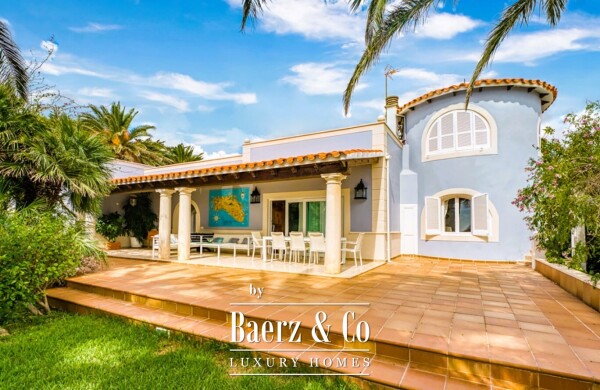 photo 3 IMPRESSIVE SEA-FRONT VILLA IN CALAN BLANES