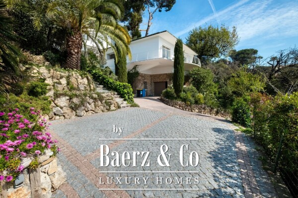 photo 2 AMAZING CALIFORNIAN STYLE VILLA WITH SEA VIEW