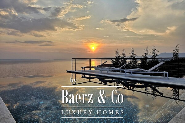 photo 3 Podstrana, a beautiful villa with a panoramic view of the sea