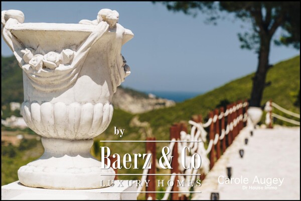 photo 2 Authentic Villa facing the Golf Course