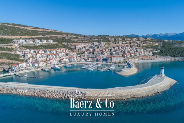 photo 3 Luxury Three Bedroom Apartment with Seaview in Marina Resort