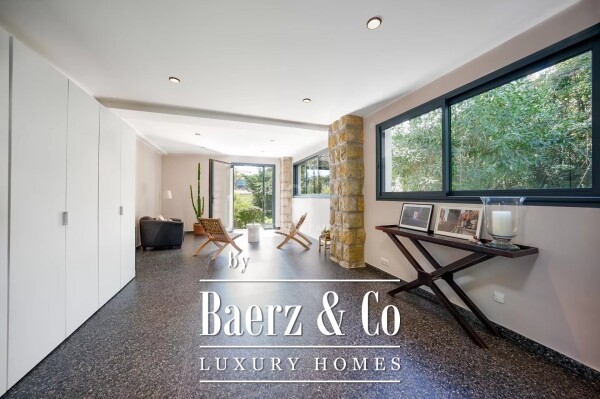 photo 14 Beautiful property with sea views