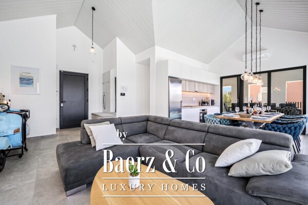 photo 2 Šibenik, Žaborić, beautiful villa with a pool