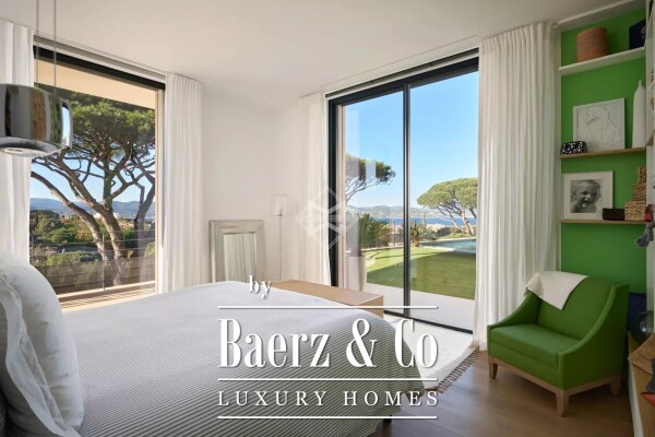 photo 9 Sea view within walking distance of the village of Saint-Tropez