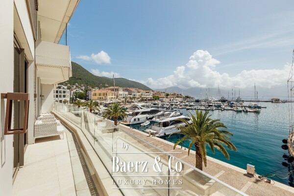 photo 8 Luxurious Three Bedroom Apartment with a Seaview
