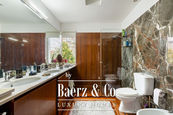 photo 18 Timeless Elegance in the Heart of Hollywood