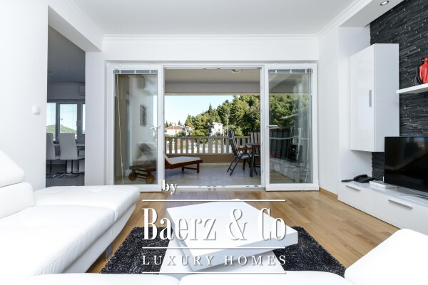 photo 19 Blace, first row to the sea, residential building