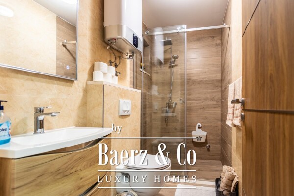 photo 18 Omiš, Stanići, a beautiful house with a sea view, total living area of 160 m² on a land plot of 2546