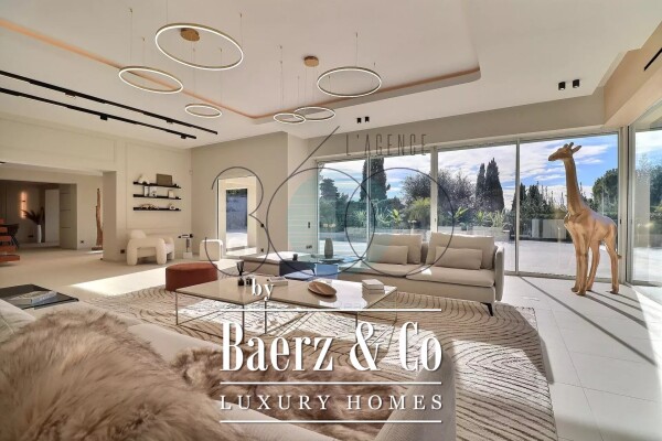 photo 6 CONTEMPORARY VILLA WITH UNOBSTRUCTED VIEW