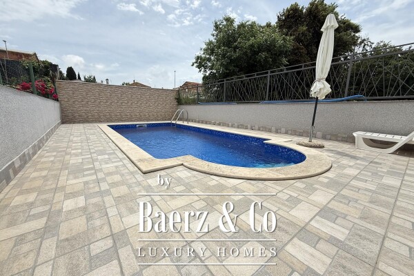 photo 4 Pula, Veli Vrh - spacious house with five residential units,22m2 swimming pool,garage-quiet location