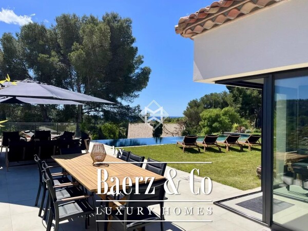 photo 2 New luxury villa - beach on foot - Private domain