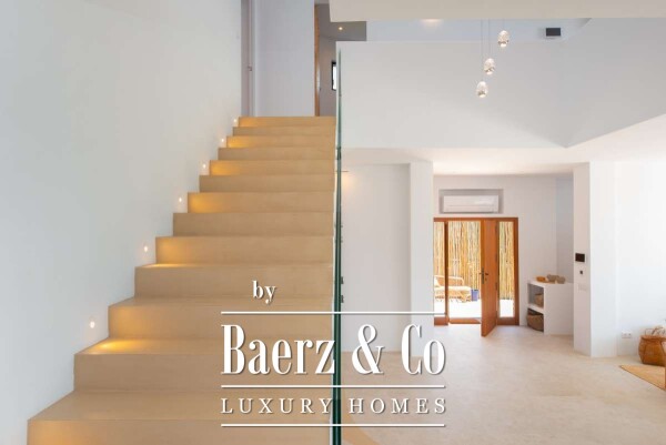 photo 14 Beautiful luxury home in Cap Martinet, Cap Martinet