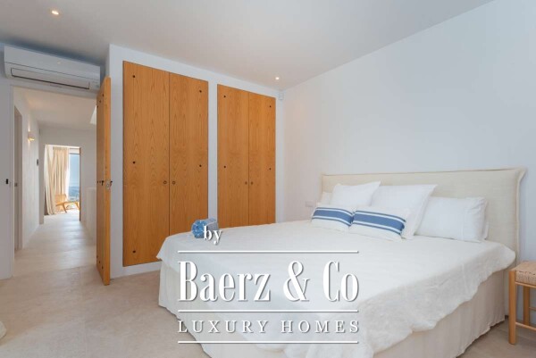 photo 29 Beautiful luxury home in Cap Martinet, Cap Martinet