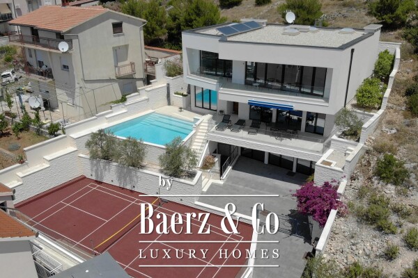 photo 31 Primošten, Bilo, beautiful villa with a swimming pool and sea view, tennis court