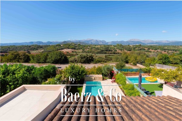 photo 15 Exquisite renovated townhouse with pool and mountain view