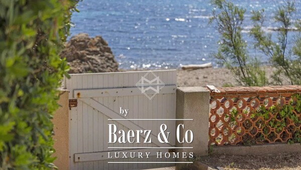 photo 4 Waterfont villa to renovate