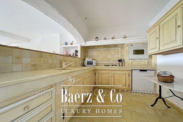 photo 17 Charming Provençal house with a view of the castle and swimm