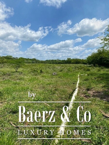 photo 32 Street 24 x 29 