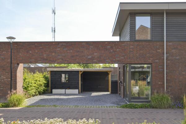 photo 24 Aan het Spoor 5