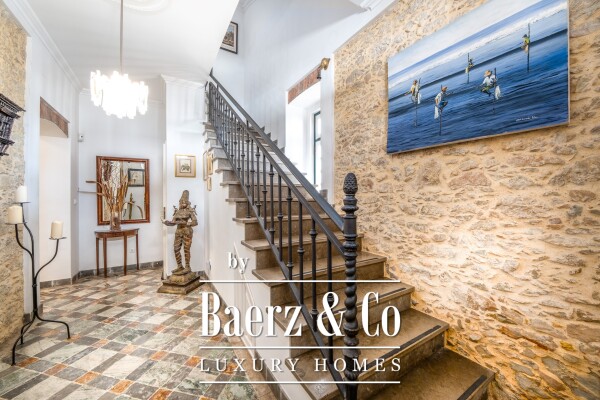 photo 5 5 bedroom villa with swimming pool in the historic area of Parede