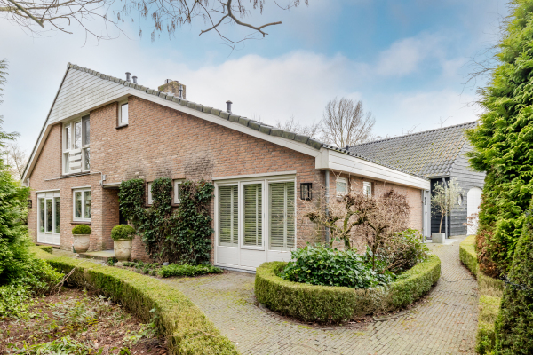 photo 46 Ameroever 64