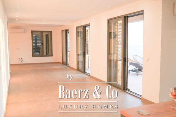 photo 12 Villa in Sveti Stefan with a Pool and a Panoramic Sea View