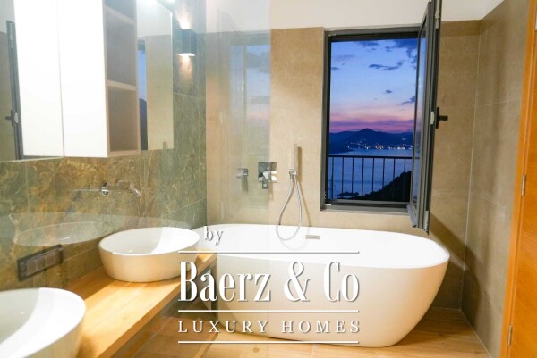 photo 22 Villa in Sveti Stefan with a Pool and a Panoramic Sea View