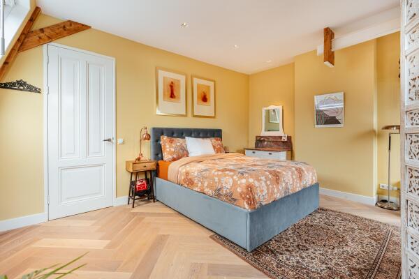 photo 31 Sarphatistraat 568