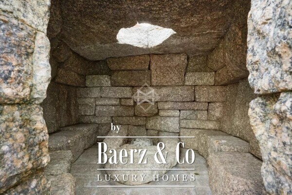 photo 19 Elegant private mansion in the heart of a vast estate