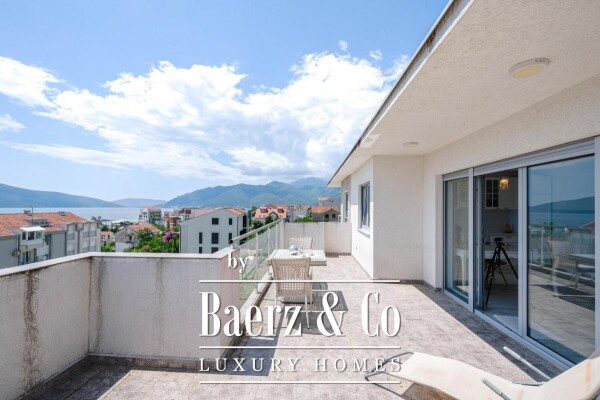 photo 3 Penthouse with a Sea View in Tivat
