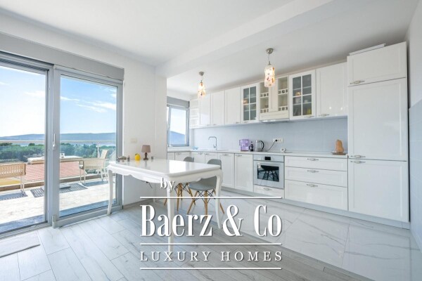 photo 12 Penthouse with a Sea View in Tivat