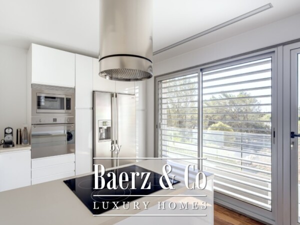 photo 9 3 + 1 Bedroom Duplex Penthouse with Private Terraces, Pool and Sea View in Cascais