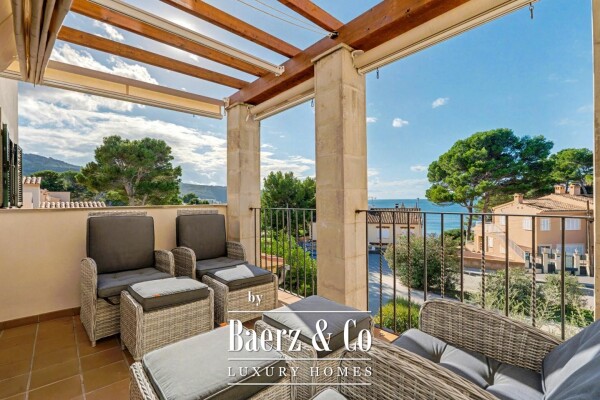 photo 5 Singular house with open sea views and private rooftop