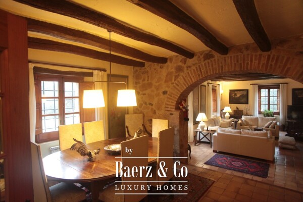 photo 7 Rustic charm and exclusivity just minutes from the Mediterranean.