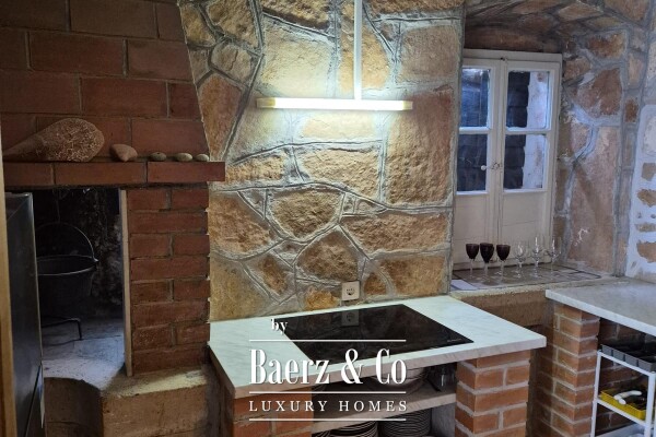 photo 10 Brač, Milna - semi-detached stone house with restaurant, first row to the sea