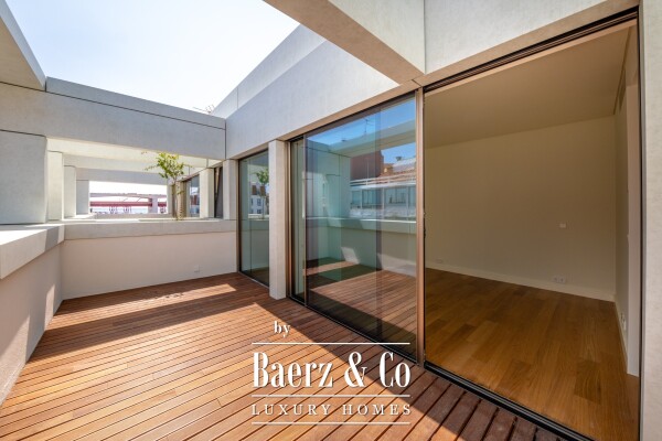 photo 28 4 bedroom villa with garden and parking in Alcântara, Lisbon