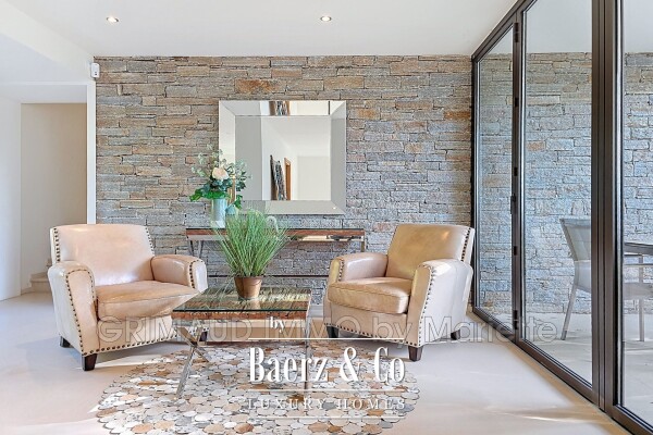 photo 6 Grimaud, France