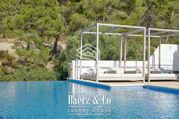 photo 5 Beautiful luxury home in Santa Eul\u00e0ria des Riu