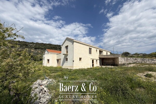 photo 10 Brač, Nerežišća, a stone villa on a spacious plot of 28,122 m².